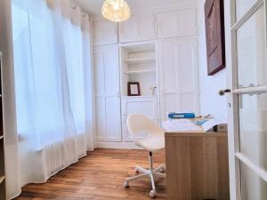 Maisons de vacances Maison de meuliere pres de Paris avec jardin, cheminee et tout confort inclus - FR-1-527-45 : photos des chambres