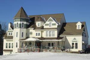 Accommodation in Heavenly