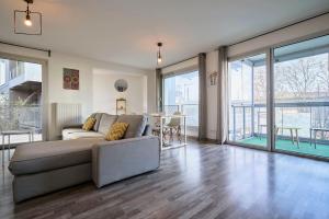 Appartement proche métro & 2 balcons + parking