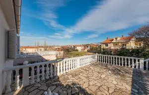 1 Bedroom Lovely Apartment In Vlasici - Smokvica