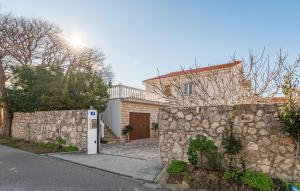 1 Bedroom Lovely Apartment In Vlasici