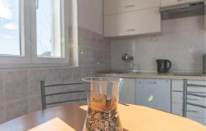 1 Bedroom Lovely Apartment In Vlasici