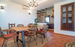 Amazing Home In Algarrobo With Wifi