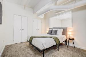 CozySuites - 2BR with Direct Skybridge Access #9