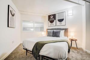 CozySuites - 2BR with Direct Skybridge Access #9