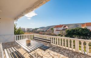 Amazing Apartment In Vlasici With Wi-Fi