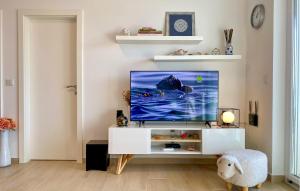 Amazing Apartment In Simuni With Wifi 