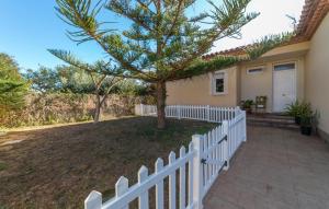 3 Bedroom Beach Front Home In Miami Platja