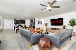 *Family Oasis*Shuffleboard*Backyard*Arcade*Garage* - Coolidge