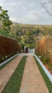 DENSE FAMILY RESORT - Kuttampuzha