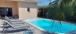 Villa piscine proche plages