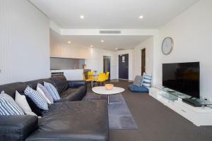 The Sandpiper - A Newy Beachfront Beauty