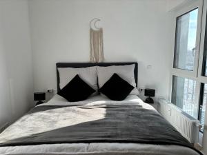 Charming Homes - Studio 15