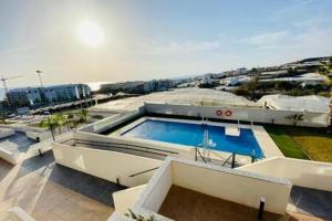 Nuevo y Moderno apartamento con piscina