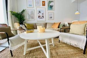 Nuevo y Moderno apartamento con piscina