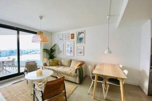 Nuevo y Moderno apartamento con piscina