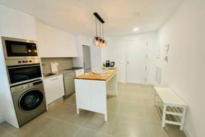 Nuevo y Moderno apartamento con piscina