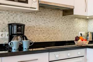 SHR020 Smile Capuchinos