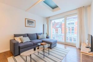 3 bedroom apartment with parking & balconies