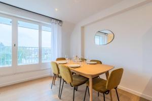 One bedroom apartment with balcony and a view