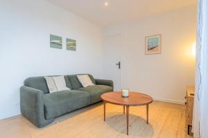 One bedroom apartment with balcony and a view