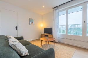 Appartements One bedroom apartment with balcony and a view : photos des chambres