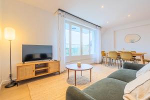 Appartements One bedroom apartment with balcony and a view : photos des chambres