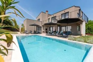 Beautiful villa Perlin with pool in Visnjan - Farini