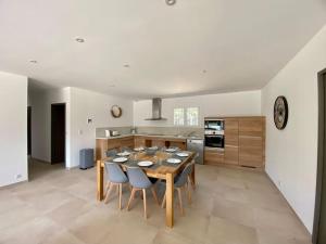 Villa 120m2 accès PMR piscine chauffée et jacuzzi