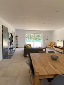 Villas Villa 120m2 acces PMR piscine chauffee et jacuzzi : photos des chambres