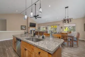 Bronco Bears Hideaway - مورفي