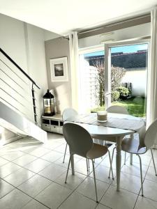Maisons de vacances MARNELLY Maison Ploemeur 4 adultes et 1 enfants avec jardin privatif expose sud : photos des chambres