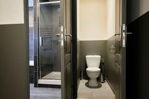 Maisons d'hotes 3 bedroom house with courtyard, near metro : photos des chambres
