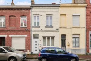 Maisons d'hotes 3 bedroom house with courtyard, near metro : Maison de Vacances