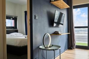 Euralille: Apartment with balcony!