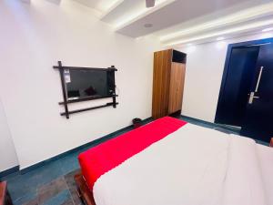 Hotel Green Galaxy - Green Park near Hauz Khas South Delhi