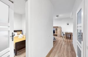 Zawady Comfort Apartment by BookingHost