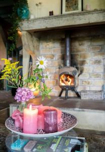 Bohemian Experience Wellness, Jacuzzi, Sauna, BBQ, Garden, Sleeps 14