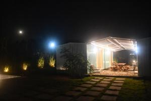 Clapping Leaves Resort