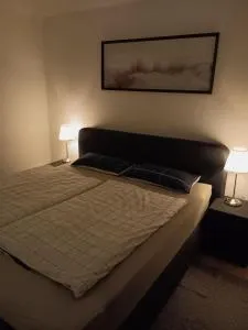 Apart-Zwergmoewe-im-Moewennest-Tossens - Eckwarden