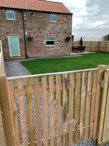 The Granary, Field House Farm, countryside location near York