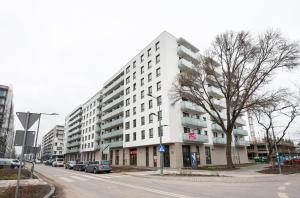 Ursus Chic Apartment by BookingHost