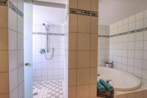 1080 - Golden Beach Jacuzzi