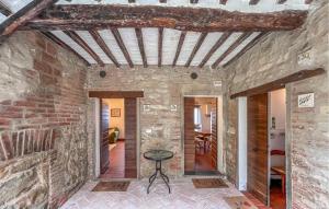 4 Bedroom Lovely Apartment In Paciano