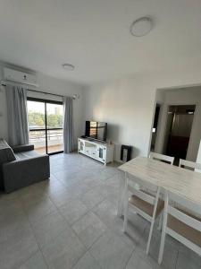 Depto céntrico con cochera