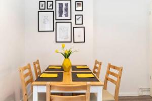 Cosy Apartment plus Self Checkin plus free Street parking