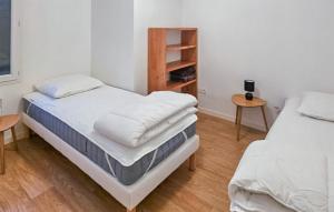 2 Bedroom Nice Apartment In Le Pellerin