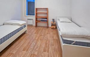 2 Bedroom Nice Apartment In Le Pellerin