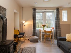 Holiday Home 2 Railway Cottage by Interhome