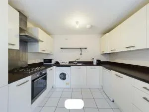 96 The Fordrough - Kings Norton